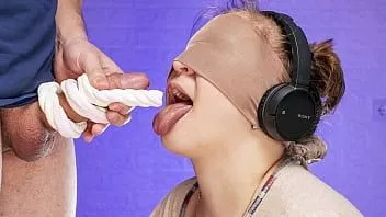 تشغيل انتهت لعبة التذوق بالخداع ، وضع زميلي في الفصل قضيبًا في فمي وانتهى! xsanyany