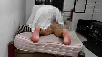 Oynat Ücretsiz - kelepçeli str8 adam ayakları yaşlı bir ibne tarafından yaladı