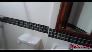 play مغر بائعة الهوى cums في الثابت على الديك