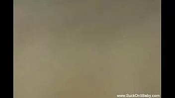 Redare Ea suge și suflă penisul partenerului ei și face esperma