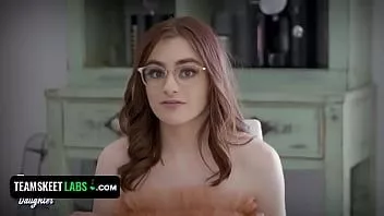 play مختبرات Teamskeet - تغش وقحة مراهقة رائعة على صديقها بمباركة والديها