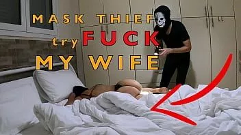 play Грабитель в маске пытается трахнуть мою жену в спальне