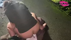 play Die europäische MILF Cracky wird im Freien mit ihrem Arsch hart und versaut