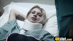 play Baise brutale en levrette d'une petite blonde avec une grosse bite