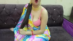Afspelen Desi Indian Bhabhi initieert Devar in X-Rated Saree-ervaring
