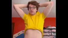 Abspielen Muskular Twink Niko Springs wird nackt für intensives Trainingsporno