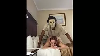 Jouer Adonis aka king dick joue michael myers et baise la star de la télévision lexi coup