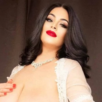 Pornstar Klara Devine