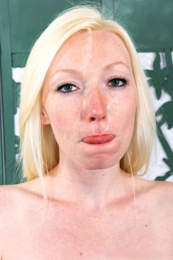 Pornstar Tegan Riley