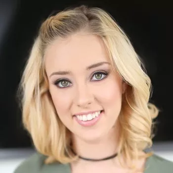 Star du porno Haley Reed