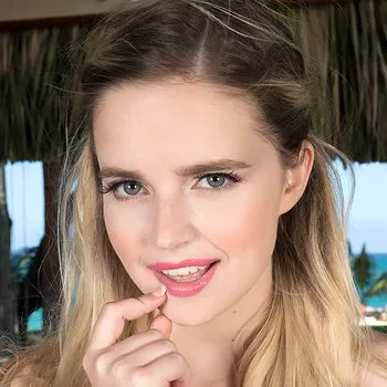 Bintang porno Codi Vore
